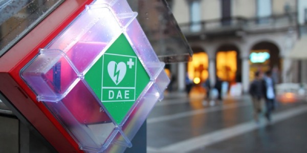 Come, quando e chi può usare un defibrillatore automatico